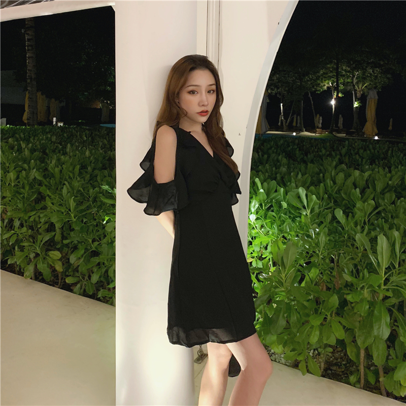 VK旗艦店 韓系復古V領荷葉邊露肩短袖洋裝