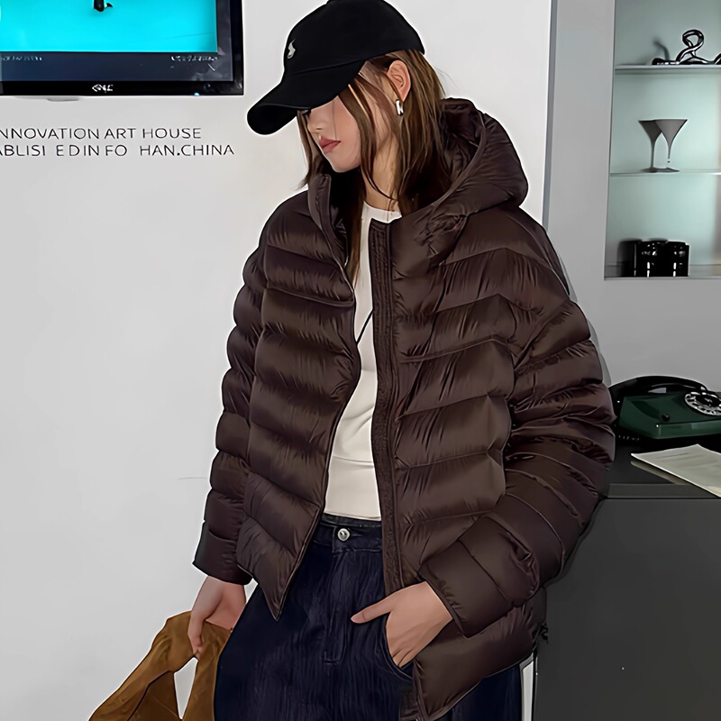 Short Hooded down Jacket for Women with 90% White Duck Down, New Winter 2026 Model, Warm Puffer Coat for Petite Sizes Short Hooded down Jacket for Women with 90% White Duck Down, New Winter 2026 Model, Warm Puffer Coat for Petite Sizes