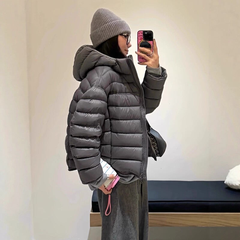Super Stylish Lightweight down Jacket for Women 2026 New Hooded Short Style Petite 90 White Duck down Winter Coat