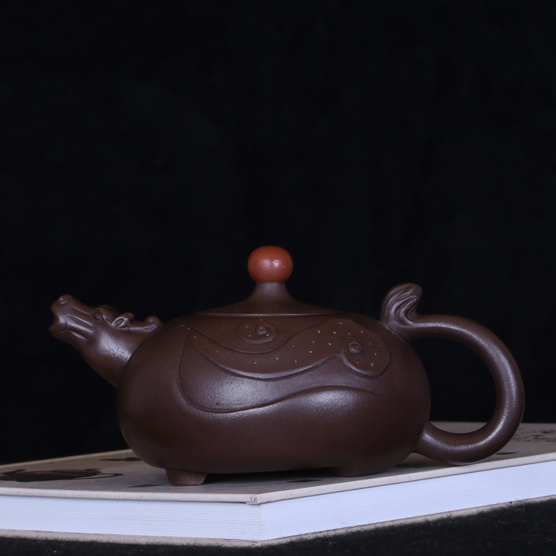 Taiwanese old Zisha pot returned by famous master Li Qinxian was hand-made in the first factory in the early days. The spirit of Longma