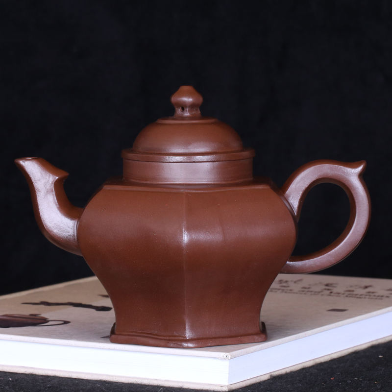 Taiwanese returning old purple clay pot, famous master Wu Yungen's early hand-made hexagonal palace lantern pot