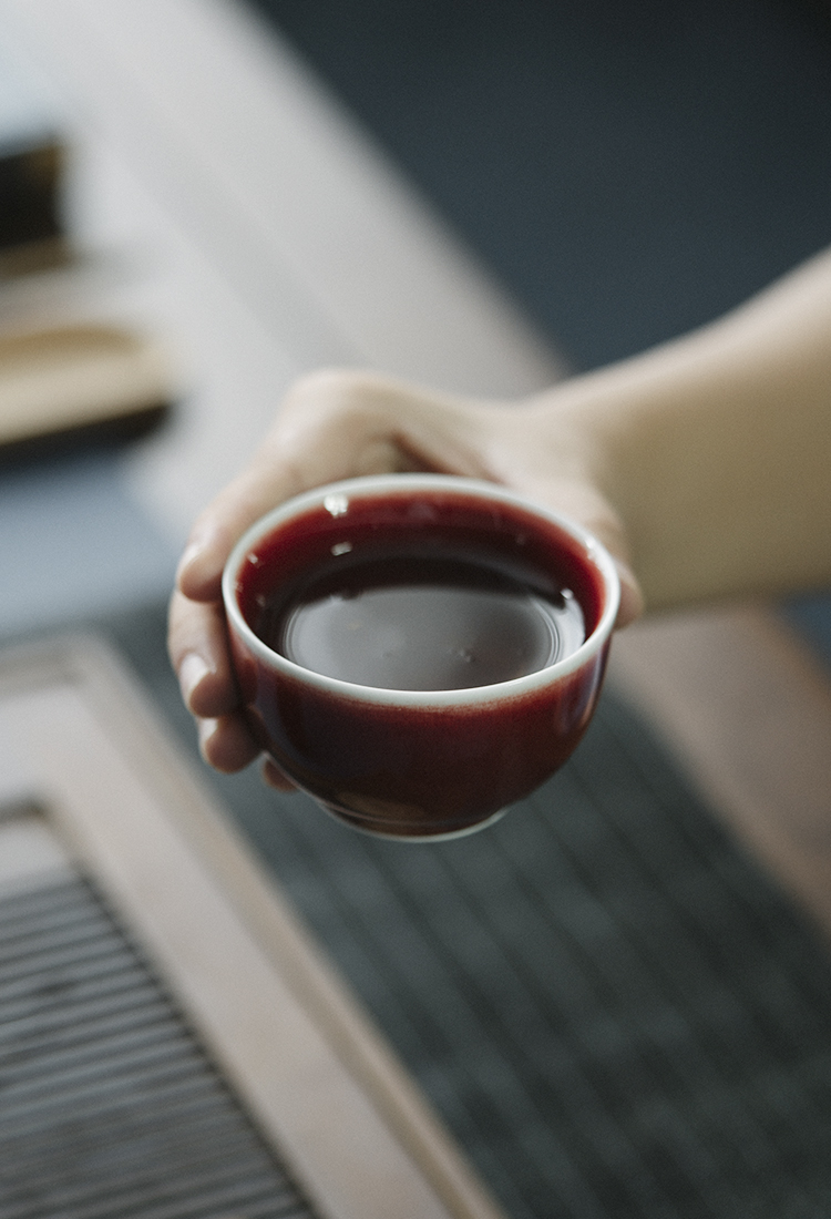 Cloud art of jingdezhen manual black glaze single CPU ruby red glass ceramics master cup and cup personal cup kung fu tea set