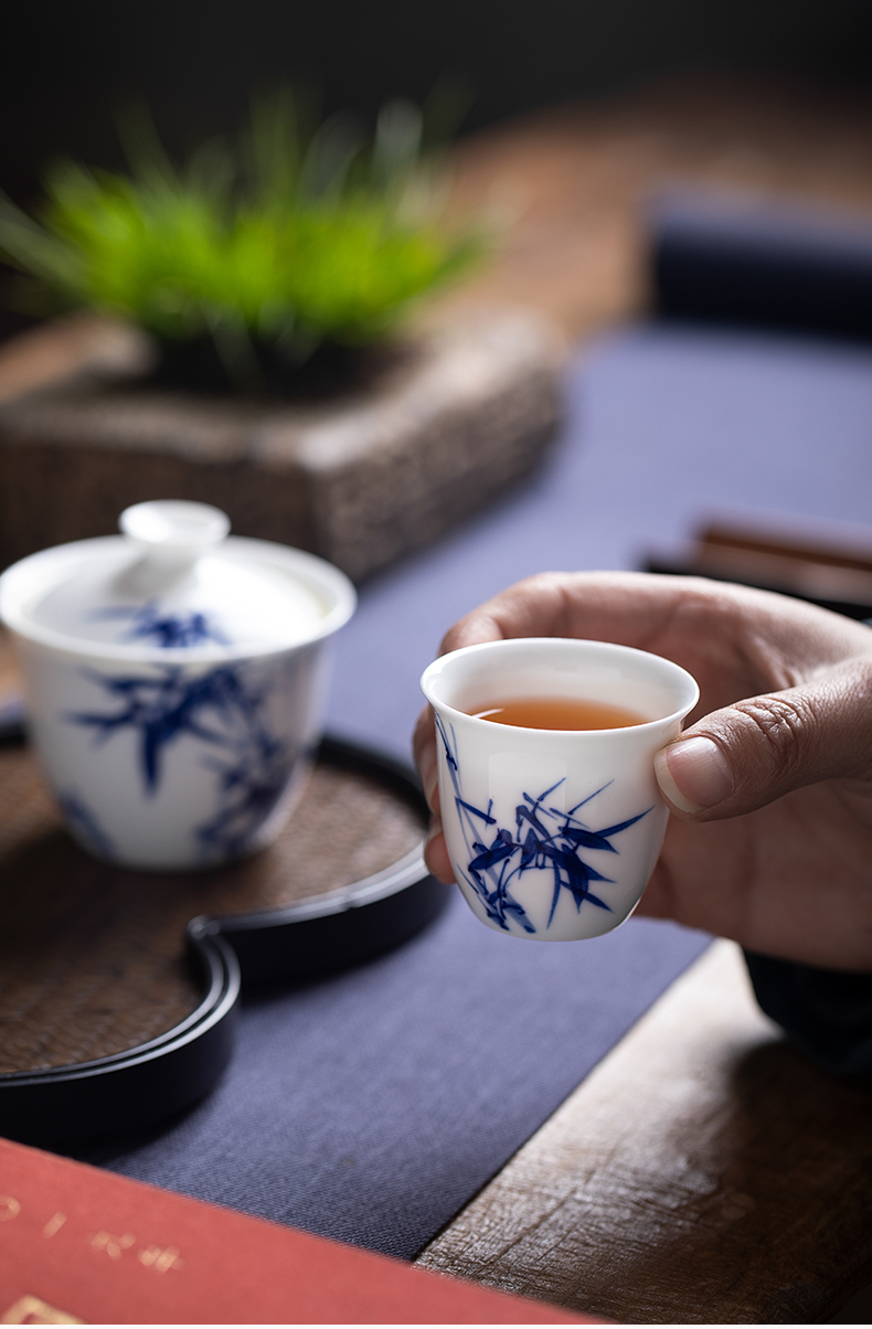 Cloud jingdezhen blue and white porcelain manual operation three cups to use tureen masters cup sample tea cup kung fu tea set