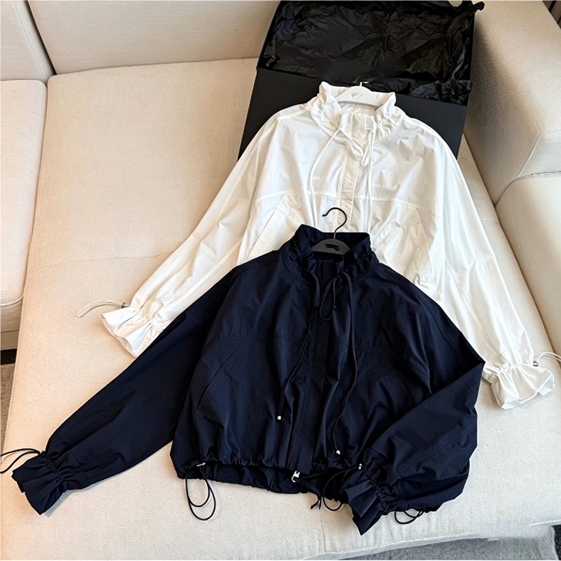 "American Outdoor Style" Navy Blue and White Windproof Jacket Casual Zipper Sun Protection Jacket + Work Shorts "American Outdoor Style" Navy Blue and White Windproof Jacket Casual Zipper Sun Protection Jacket + Work Shorts