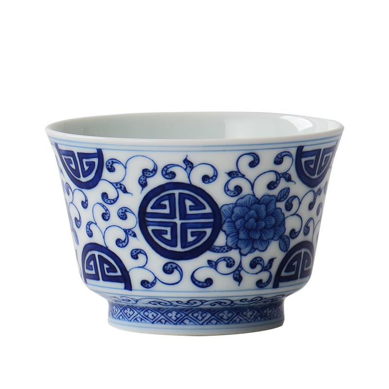 Put the lotus flower blue small jingdezhen ceramic cups hand - made of hand - made household to use large kung fu masters cup by hand