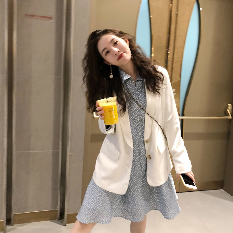 Via Vela casual white satin suit women's spring and Autumn new commuter loose small blazer Han