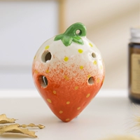 Клубнично-красная белая клубника