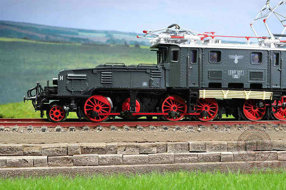 欧洲铁路巨兽~大鳄鱼电力机车