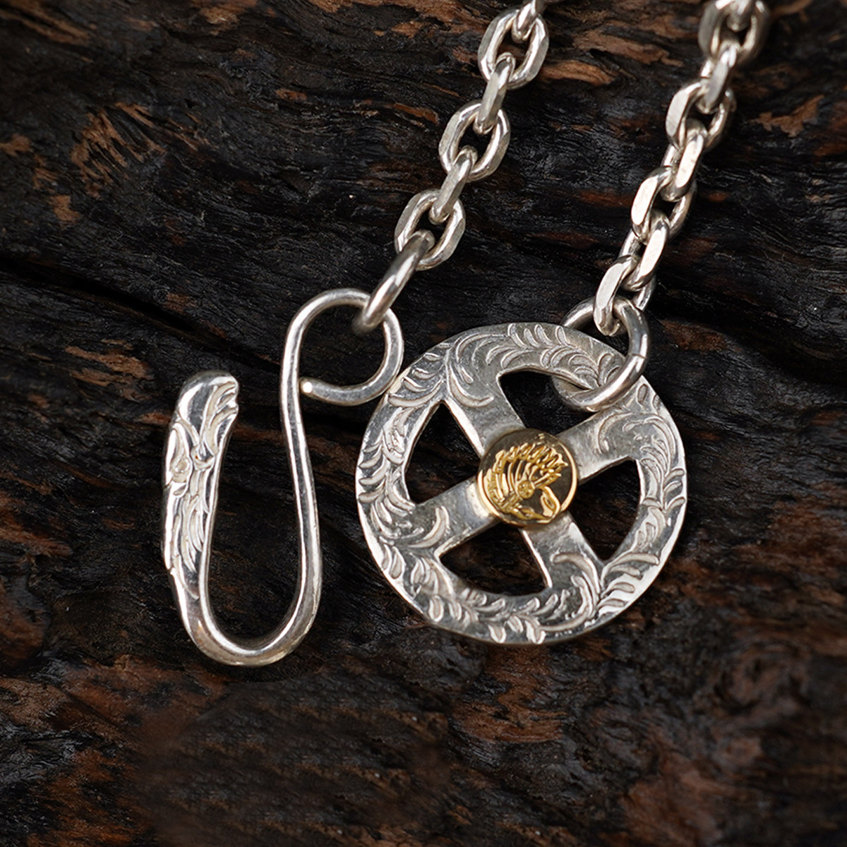 Handmade gold K gold arabesque pattern Japanese word cross wheel eagle head hook 925 sterling silver horn chain jewelry chain necklace