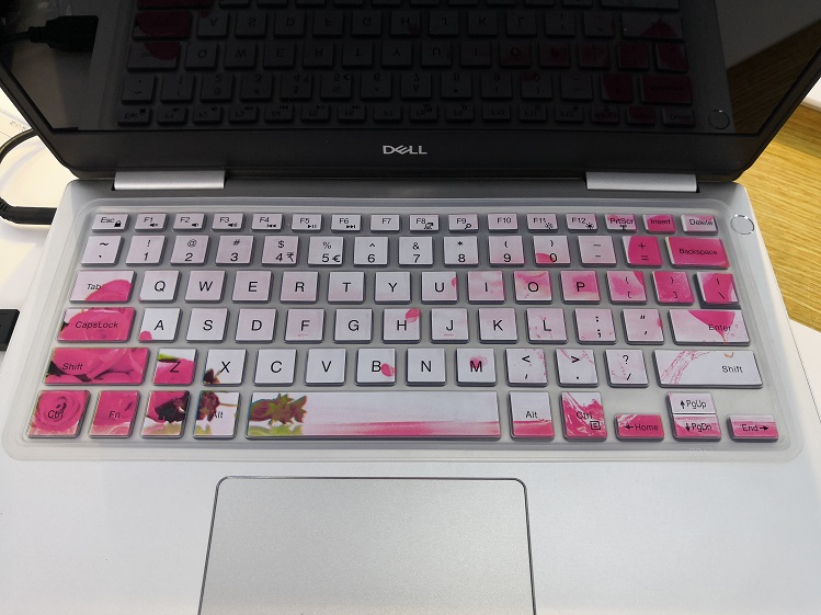 Dell DELL Inspiron 5370-R1505 R2505 13,3 Yingcun mỏng và nhẹ máy tính xách tay bàn phím máy tính bảo vệ những thành tựu phim 13-5370-R2505S nút dán vết sưng pad bụi bìa - Phụ kiện máy tính xách tay miếng dán laptop acer