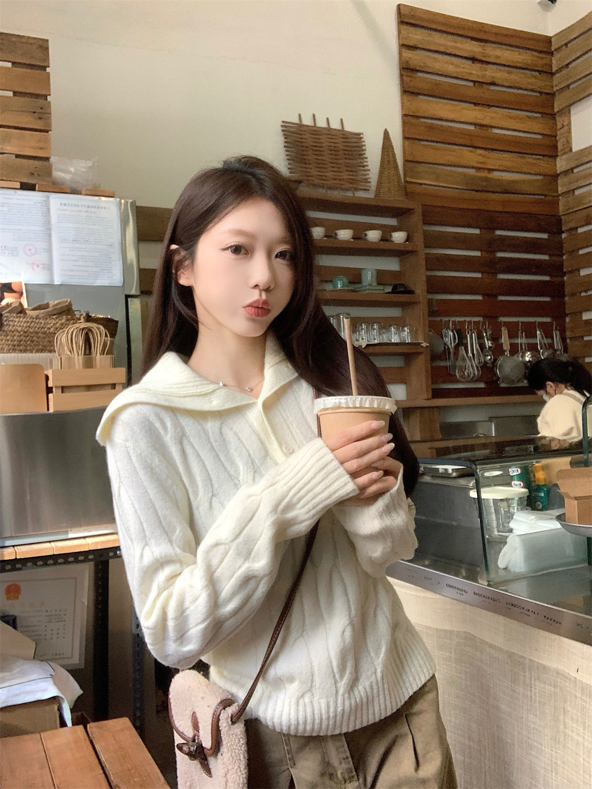 이른 봄 프랑스식 복잡한 고대 돈 바람 꽈배기 터틀넥 단추 디자인 스웨터 니트 스웨터 느긋한 바람 순수한 욕망 맨위 여성 상세 이미지 32
