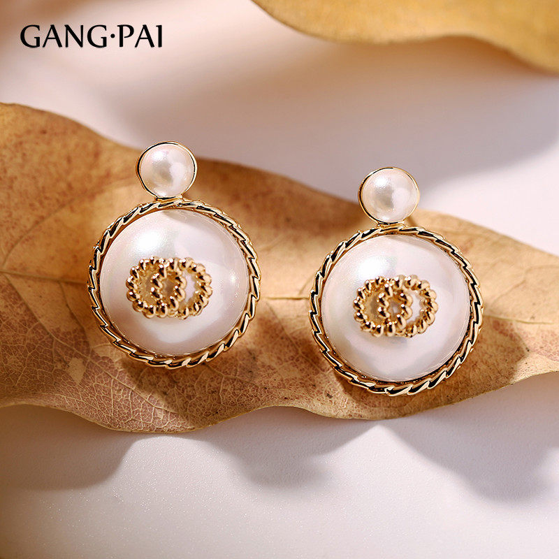 Hong Kong-style French vintage temperament imitation pearl earrings 2021 new fashion high-end sense net red simple small studs women