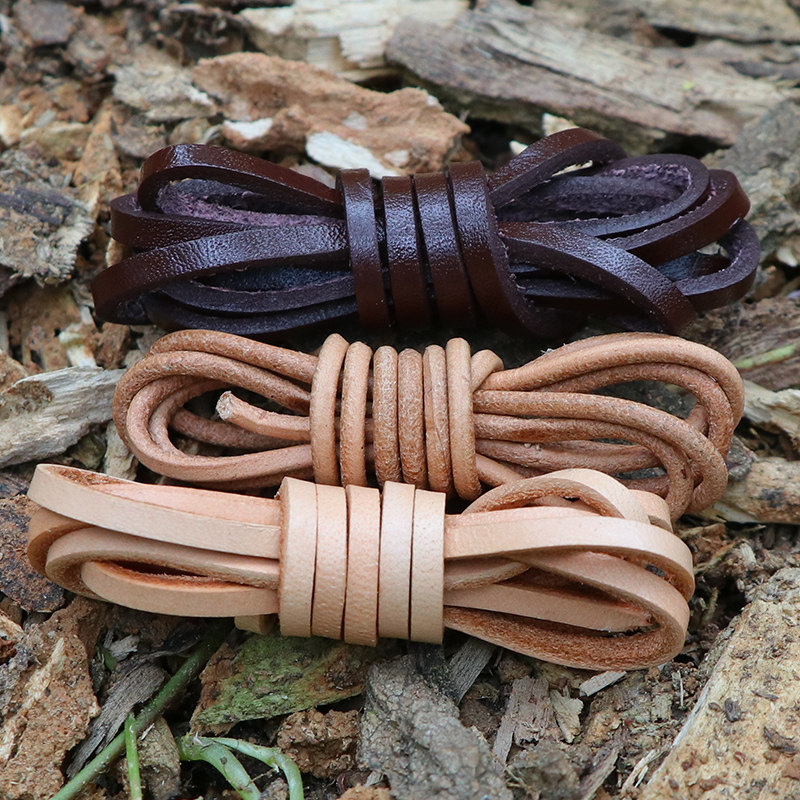 bushcraft outdoor camping leather head layer cow leather rope key buckle braided rope retro hand refined pendant wire rope