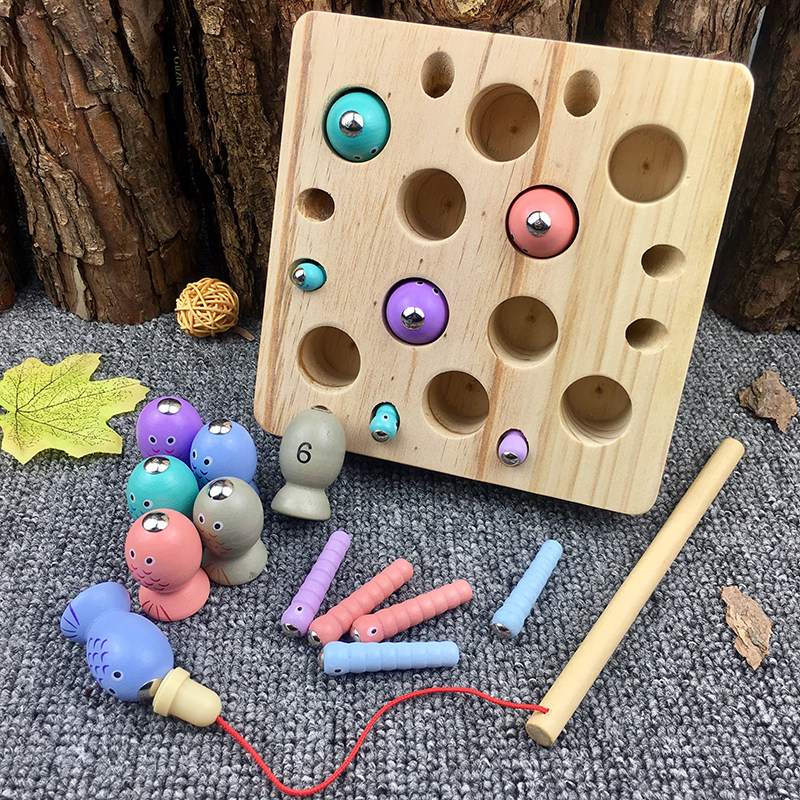 Young child catching bug game Meng's early teaching boy puzzle force to develop baby phishing magnetic toy 1-2-3 years old