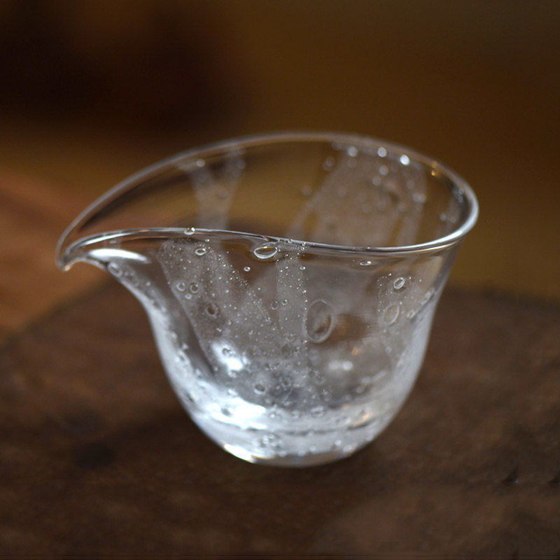 Handmade glass fair cup High temperature non-hot hand Gongfu Tea uniform cup Single crystal male cup Household non-Japanese