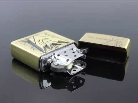 Madden giá thấp sáng tạo mô hình Transformers dầu hỏa nhẹ dầu bông nhẹ hơn chữ quảng cáo bán buôn - Bật lửa hộp quẹt khò