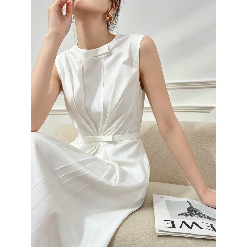 French-Style White Sleeveless Pleated Waist-Cinching Dress for Women 2026, Extremely Beautiful and Unique One-Piece Dress