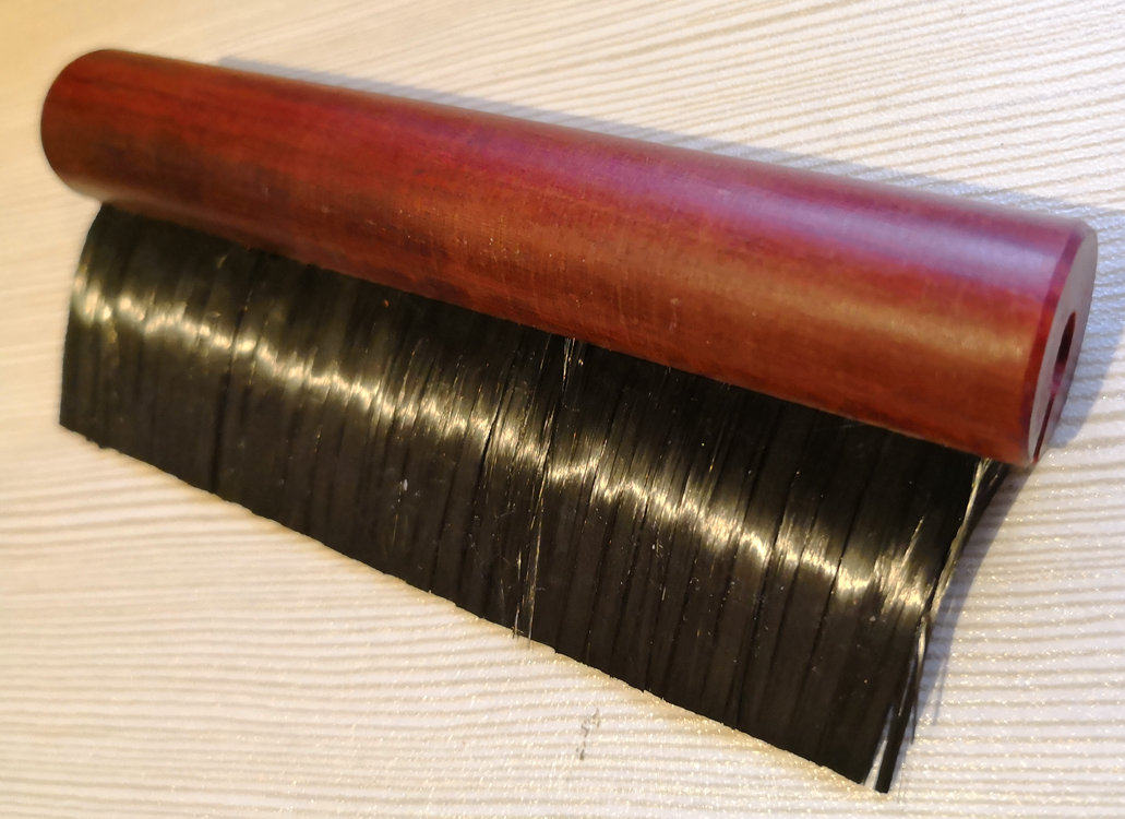 CD electrostatic brush Eliminates static electricity from CD discs and LPS 