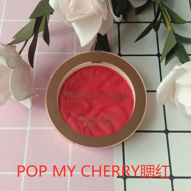 Bảng má hồng màu bí ngô Makeup Revolution Matte của Anh mới - Blush / Cochineal