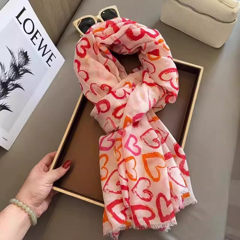 French Goyn Passionate Cotton Gauze Scarf, Beautiful and Versatile, Long Heart-Shaped Dual-Use Sun Protection Travel Beach Towel