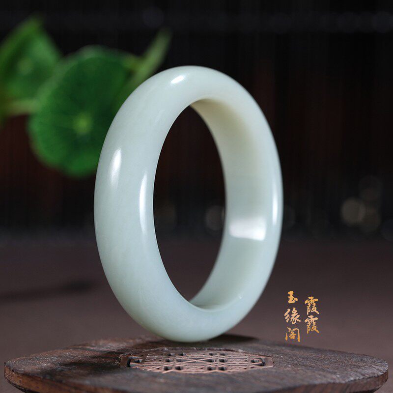 Support for the reinspection of Xinjiang and Tian jade and the tail blue material Shepherd white jade wide strip tyre bracelet Wangfu jade bracelet send certificate