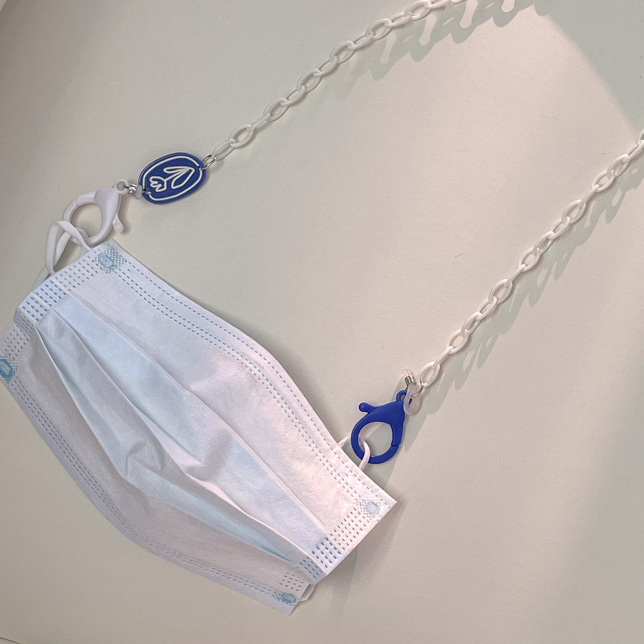 ins mask hangings South Korean blogger's same mask decorative chain acrylic hanging mask anti-lose student chain