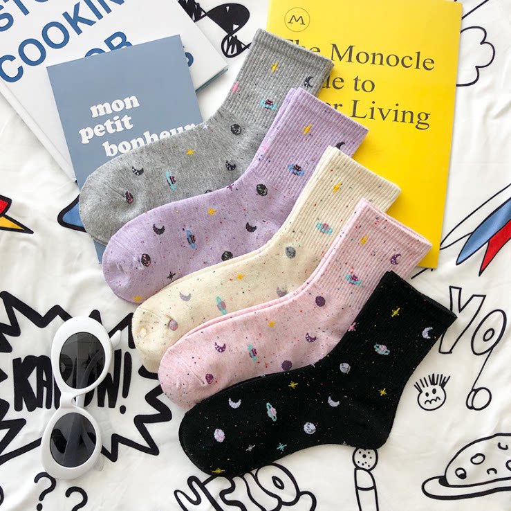 The Korean version of the trend in the fashion The Red Planet Sox Children's Children's Day Retro cute 100 hitch a ride on the Socks Personality College Craze