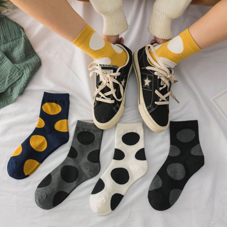 Polka dot socks women's middle tube socks Japanese polka dot spring and summer Korea cute ins tide all-match high waist Korean version of the middle tube