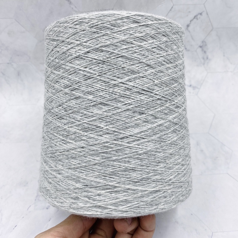 The Price of a Bucket Is 16 Skeins of 100% Wool Yarn, Soft and Non-Itchy, Suitable for Sweaters, Coats, Hats, and Hand-Knitting