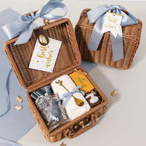 Hand gift female bridesmaid Ou Shu Dan towel gift box Practical Wedding high-end groomsmen basket high-end