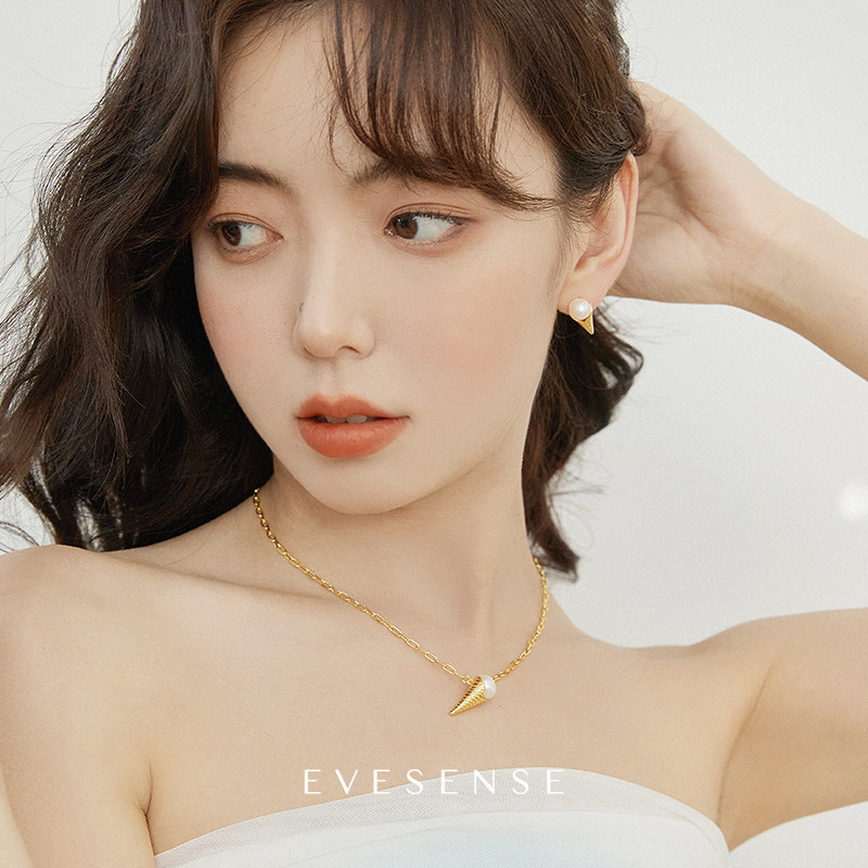 EVESENSE Cream Cream Natural Freshwater Pearl Ear Naturally Designed Necklace Clock Chain