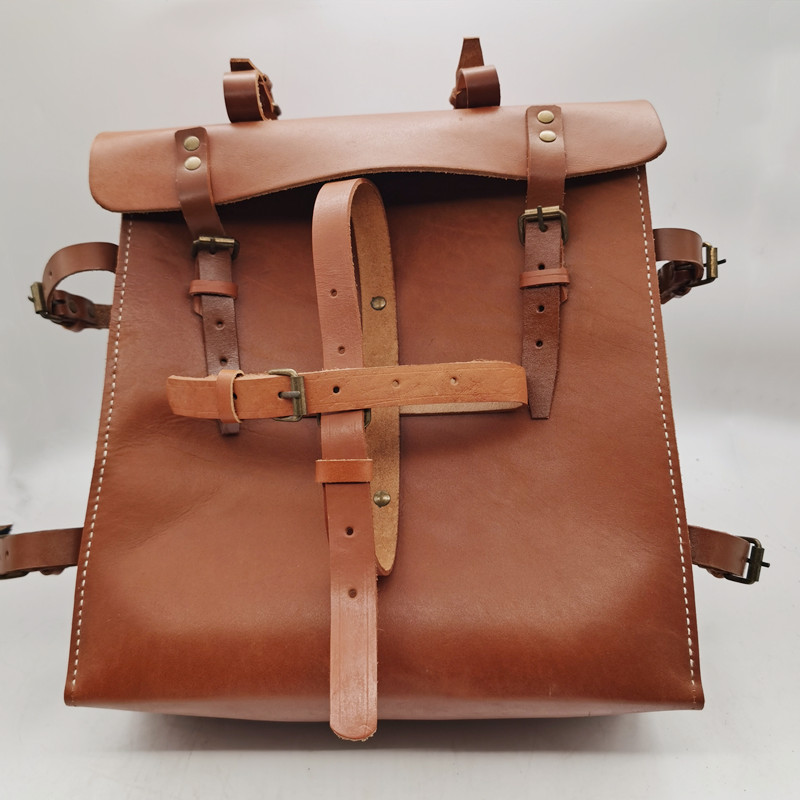 Film and television props World War II Japanese Rucksack Film and television props Cowhide Rucksack