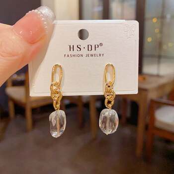 Counter official niche fashion simple design metal chain transparent resin earrings with personality, light luxury and versatile appearance