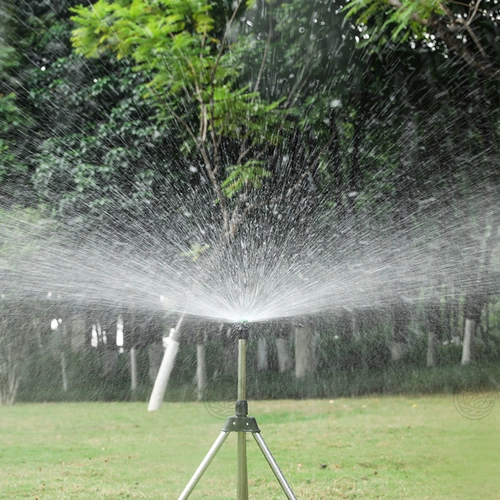 4 балла автоматически вращайте спреи газонного аэрозольного орошения на 360 градусов распыления садовые цветы и сельскохозяйственное орошение сада и сада