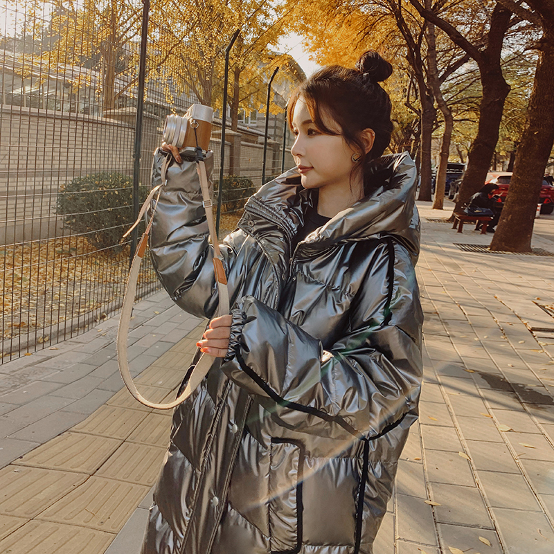 Patent Leather Glossy No-Wash Long down Jacket for Women, Knee-Length, Silver, Loose Fit, 2025 Winter New Korean Style Trendy ins Patent Leather Glossy No-Wash Long down Jacket for Women, Knee-Length, Silver, Loose Fit, 2025 Winter New Korean Style Trendy ins