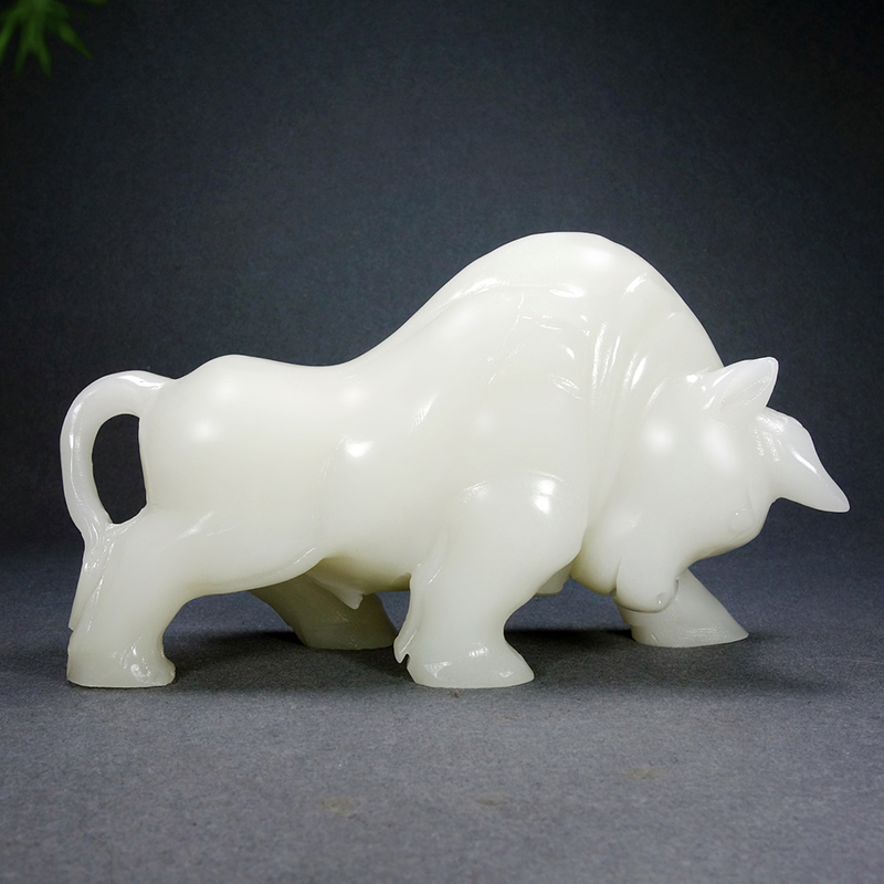 Large number of natural Han white jade stone sculptures Bull Pendulum Pieces of Caiu Town Residence Bullcow's Office Home Residence Ornaments