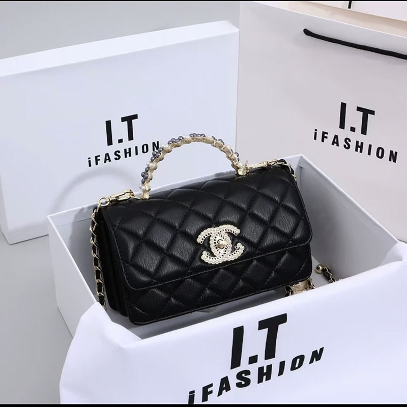 Authentic Chanel Bag from the Boutique, 2026 New Trendy Fashion Genuine Leather High-End Quilted Chain Crossbody Shoulder Bag