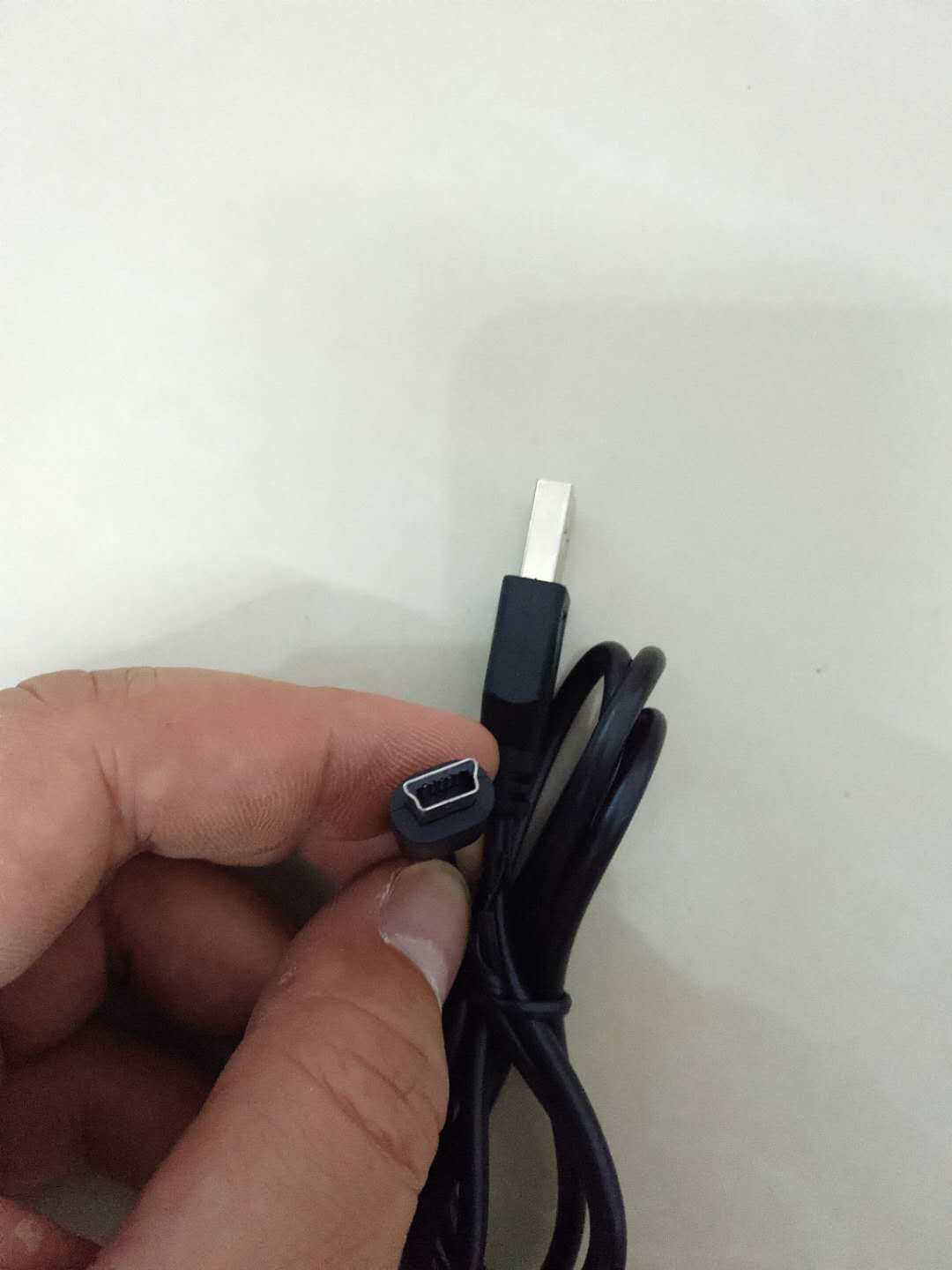 Watch the theater charging line mp3 plug speaker singing mp4 player v3 data line old mobile phone general battery