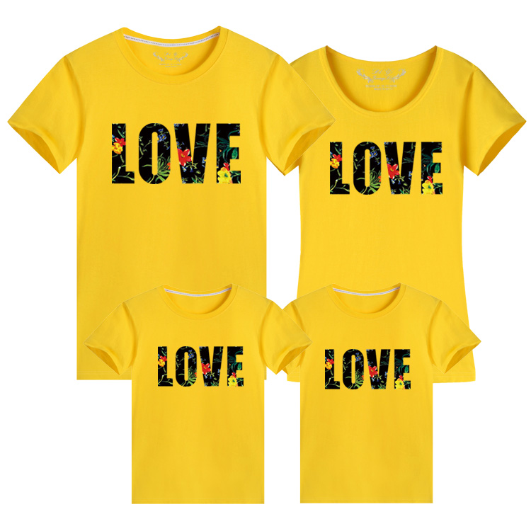 Áo gia đình mới 2017 in họa tiết mùa hè TÌNH YÊU ngắn tay Gia đình mặc cotton cho gia đình ba quần áo cá tính cho mẹ và bé