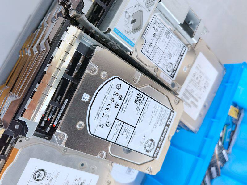 DELL SC200 SC8000 600G SC8000 15K 3 5 SAS ST3600057SS storage of hard discs 002R3X