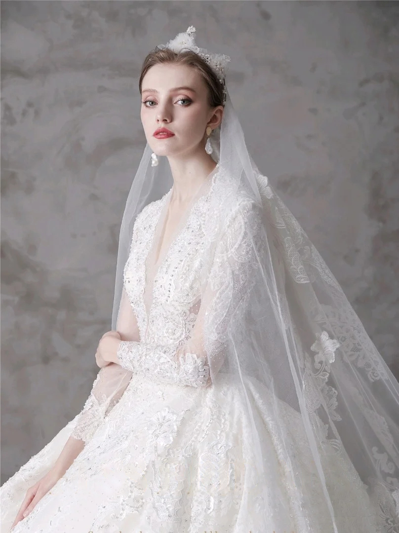 Wedding 2023 new bride French Heavy worker Dragon Tail Temperature retro temperament Senior court luxury high -definition long sleeve Wedding 2023 new bride French Heavy worker Dragon Tail Temperature retro temperament Senior court luxury high -definition long sleeve