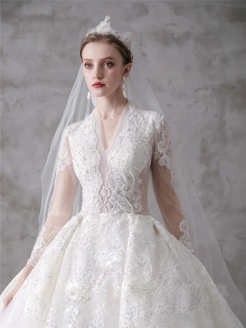 Wedding 2023 new bride French Heavy worker Dragon Tail Temperature retro temperament Senior court luxury high -definition long sleeve Wedding 2023 new bride French Heavy worker Dragon Tail Temperature retro temperament Senior court luxury high -definition long sleeve