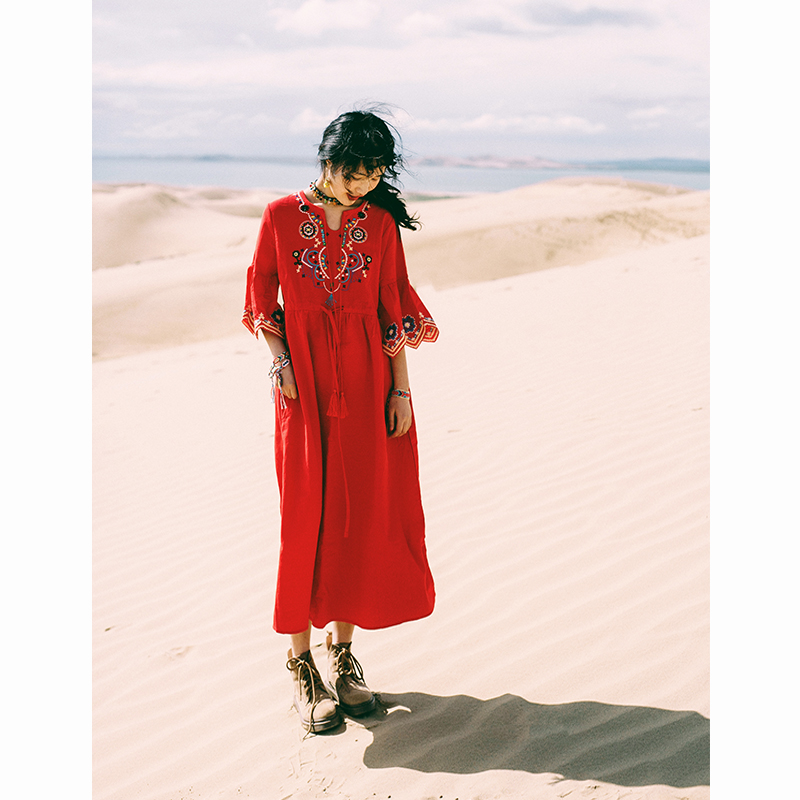 Ethnic Wind Retro Embroidery Bohemian Ocean Dress Women's Desert Photo Red Dress Qinghai Lake Tourist Dress Girlfriends