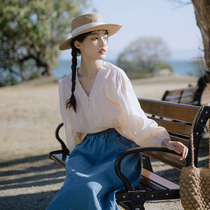 Design sensation V collar shirt female pure cotton light thin spring and summer blouse French lace lace small sub-reduced-age lining summer