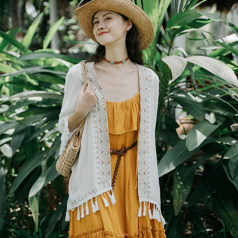 Ethnic style embroidered sunscreen shirt with loose thin jacket on the beach, bohemian fringed cardigan, elegant and super fairy summer