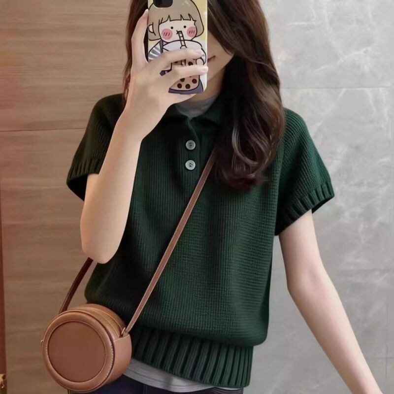 This Year's Popular Korean-Style Green Short-Sleeved Ice Silk Knit Polo Shirt for Women with a Slimming Design and Trendy Look
