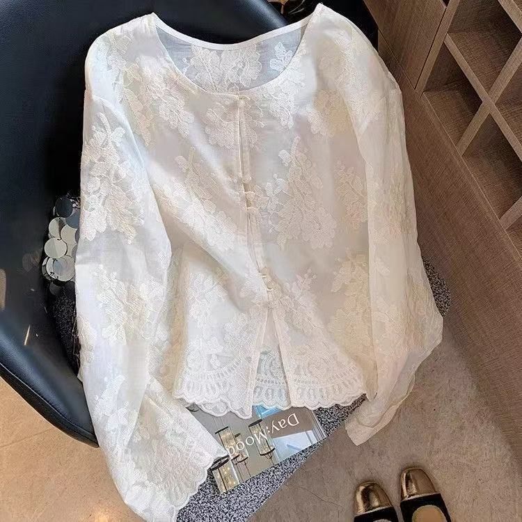 This Year's Trendy Dopamine New Chinese-Style Long-Sleeve Round-Neck Lace Shirt for Women, Elegant and Slimming Embroidered Top