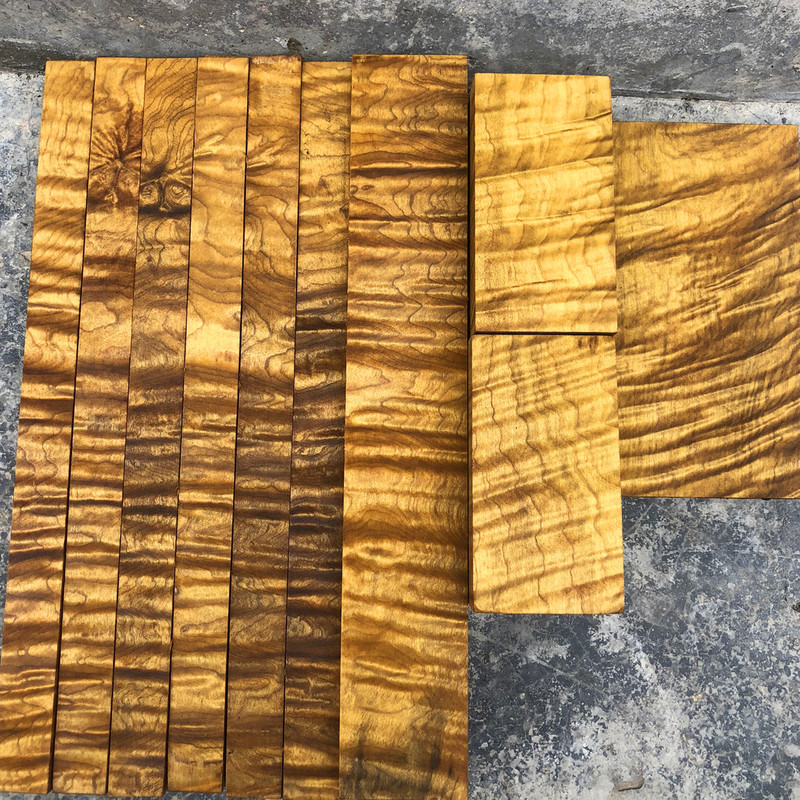 Burmese Golden Silk Nanmu Wood Logs with Water Ripple Pattern, Solid Wood for Handballs, Pens, Hairpins, Rulers, Slingshots, and Pipes