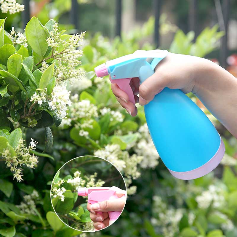 Household disinfection candy color children's watering can watering can meaty sprinkler watering flower pot small hand-pressed spray bottle