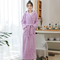 Светлая фиолетовая шляпа [женщина]